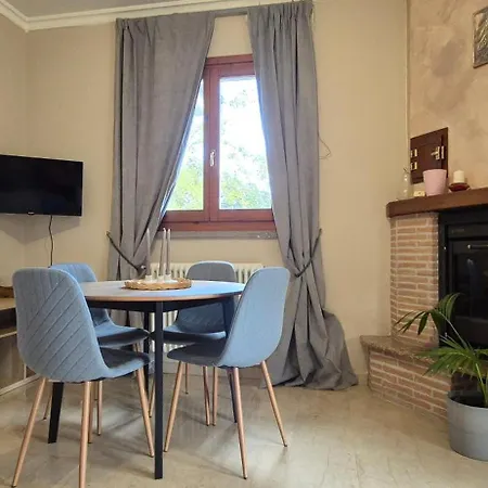 Charming 2-Bed Home With Garden Genzano di Roma Extérieur photo