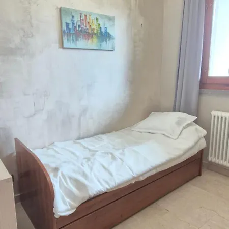Charming 2-Bed Home With Garden Genzano di Roma Extérieur photo