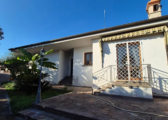 Charming 2-Bed Home With Garden